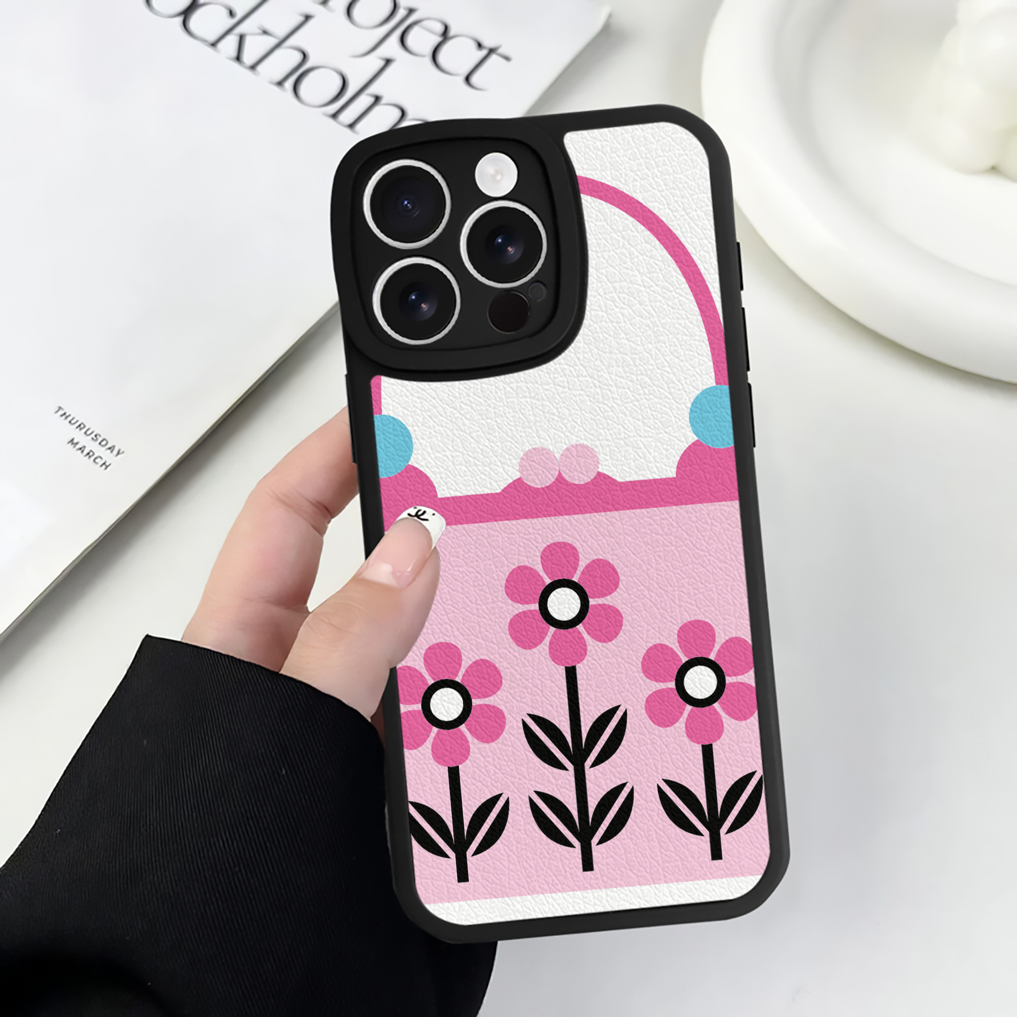 （画像用） Hello Kitty ハローキティ 【iPhone 16シリーズ対応】シリコンスマホケース（レザー調） 材質：シリコン